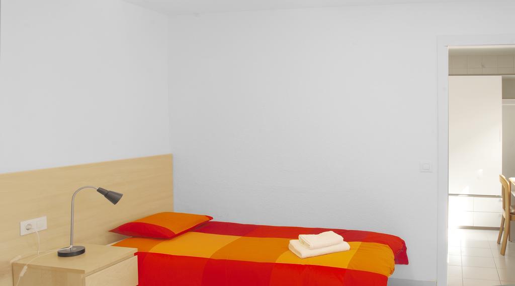 Residencia Universitaria Pare Claret Girona Oda fotoğraf